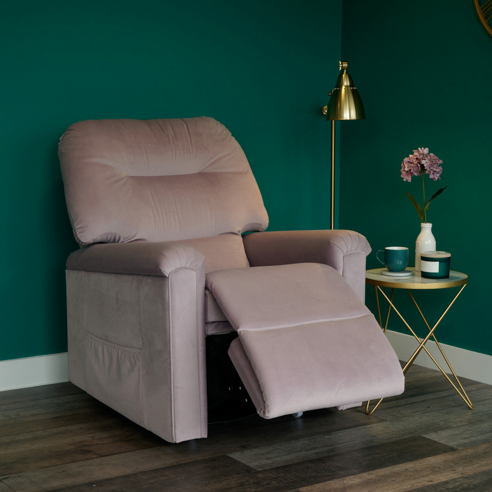 Blenheim massage therapy riser recliner chair
